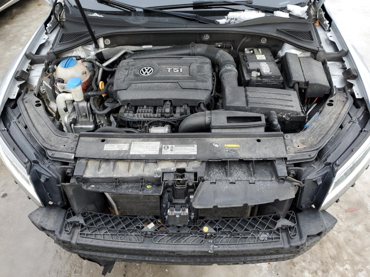 2017 Volkswagen Passat - Image 11