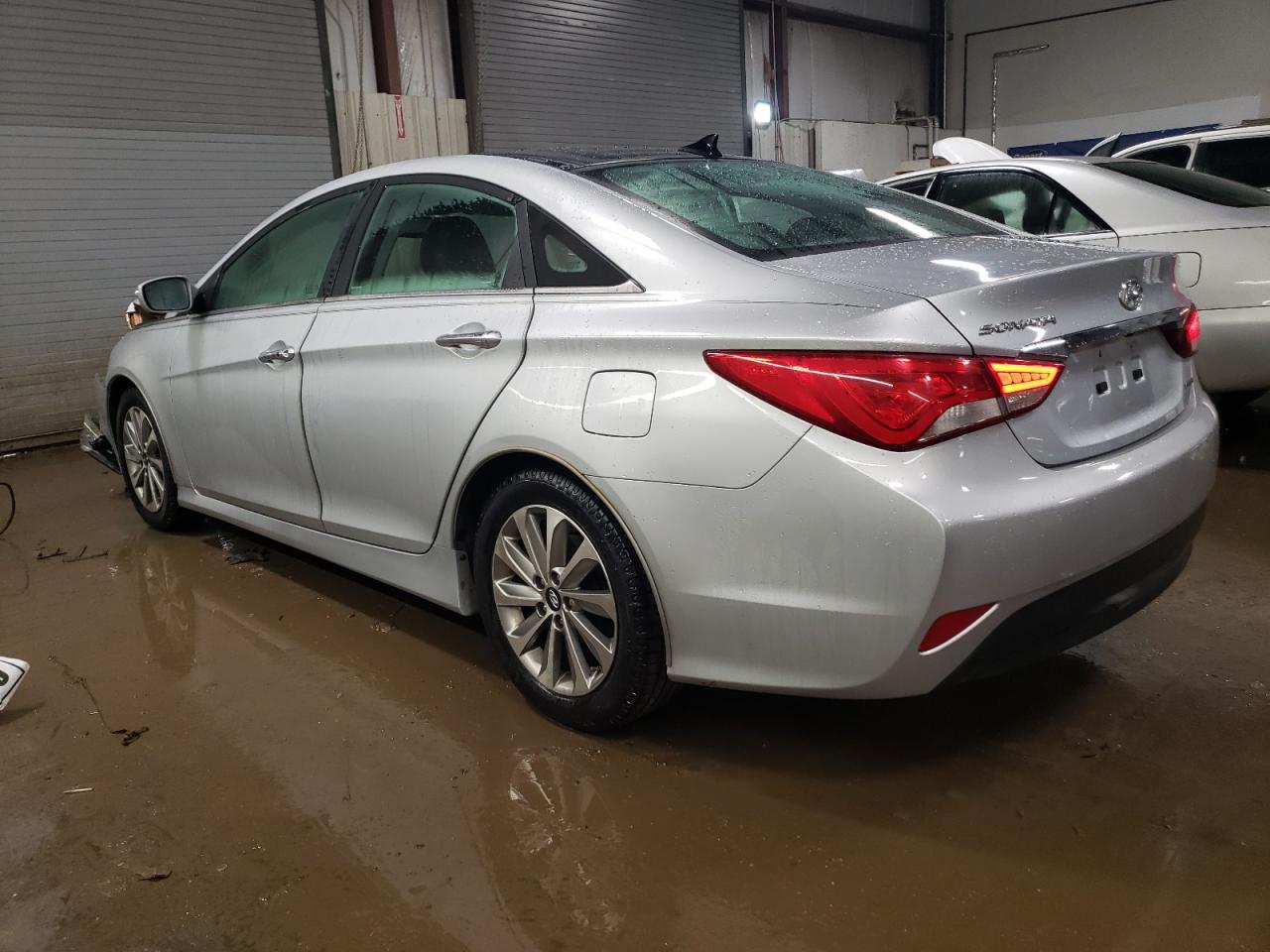 2014 Hyundai Sonata - Image 2