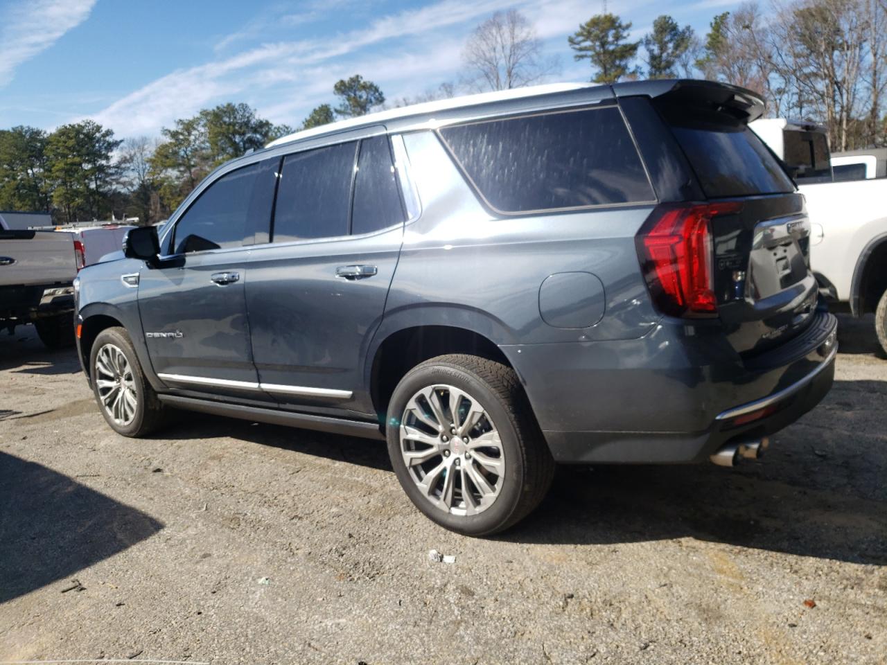 2021 GMC Yukon - Image 2