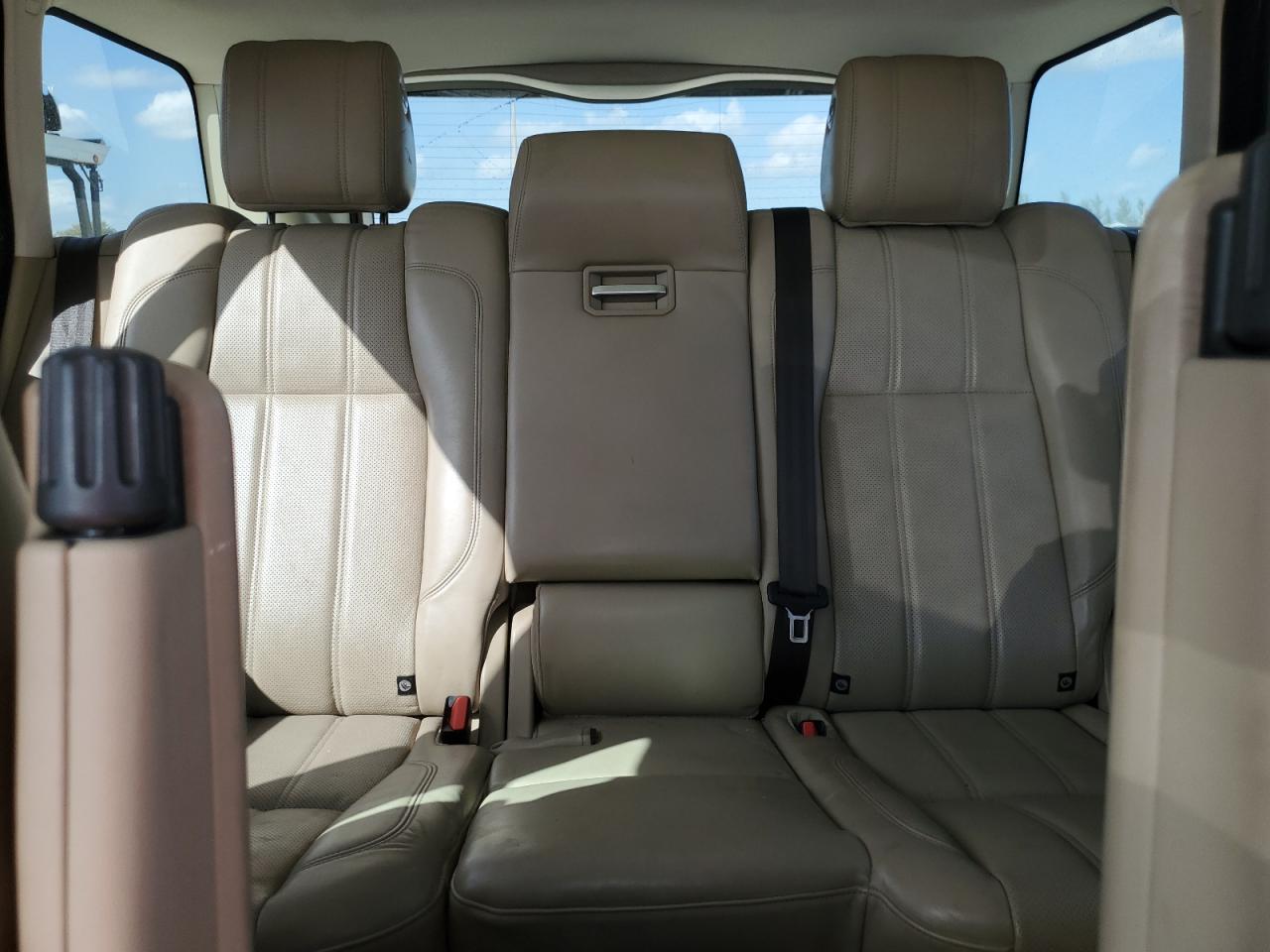 2017 Land Rover Range Rover - Image 10