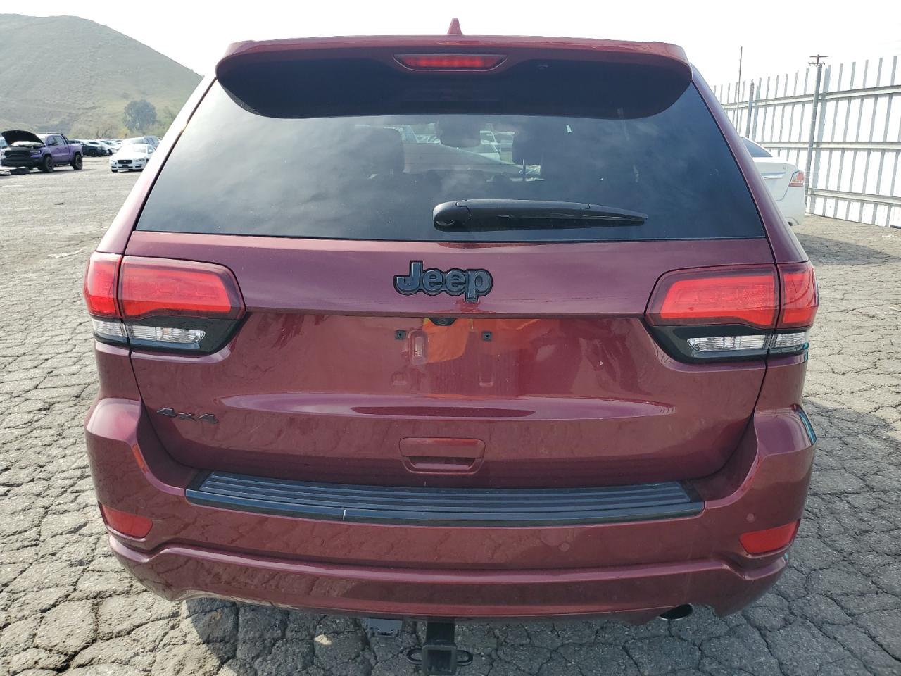 2018 Jeep Grand Cherokee - Image 6