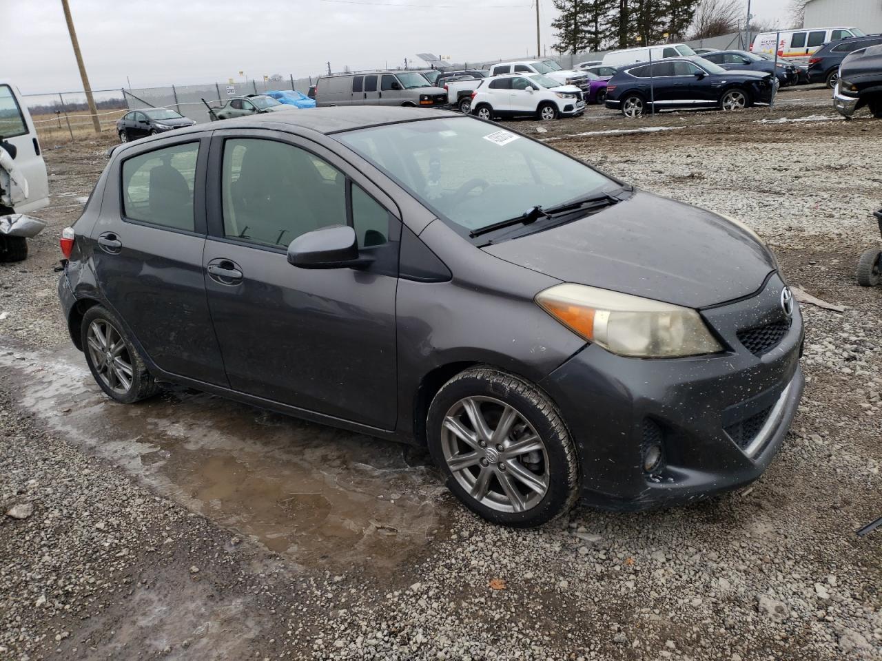 2013 Toyota Yaris - Image 4