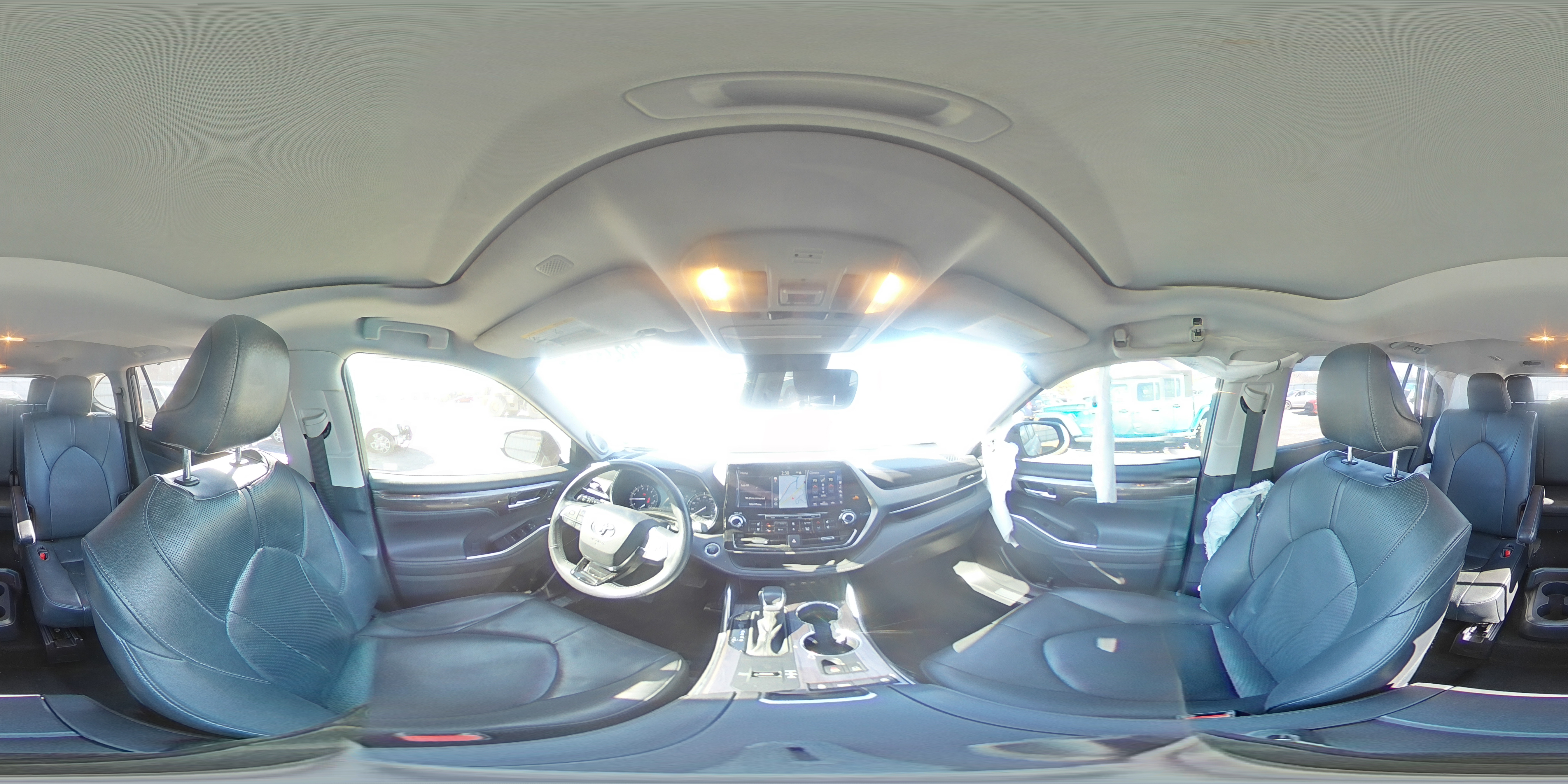 2021 Toyota Highlander - Image 14