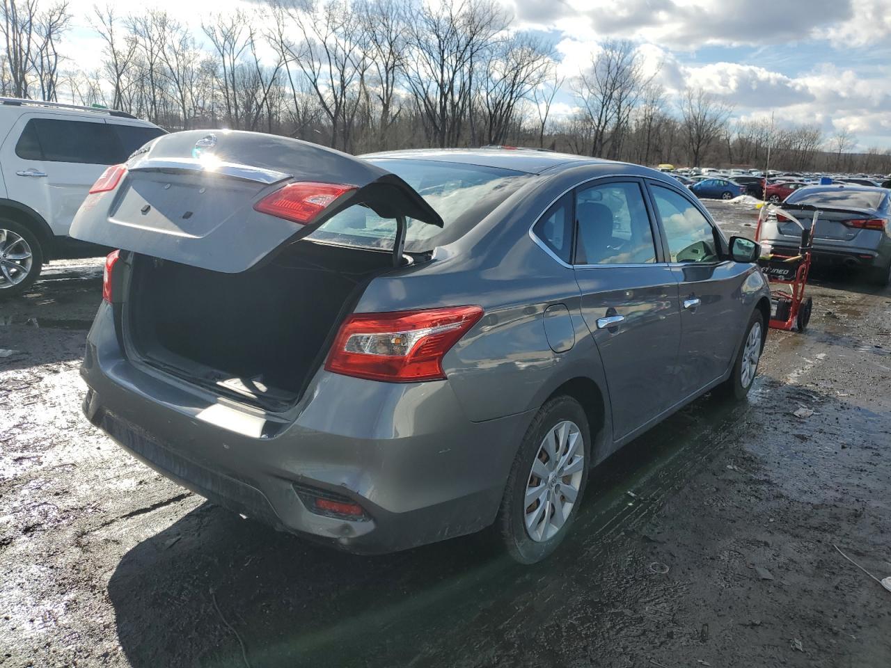 2017 Nissan Sentra - Image 3