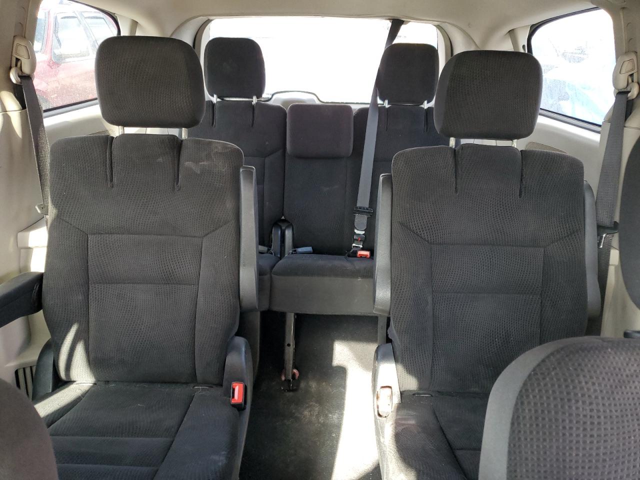 2019 Dodge Caravan - Image 10