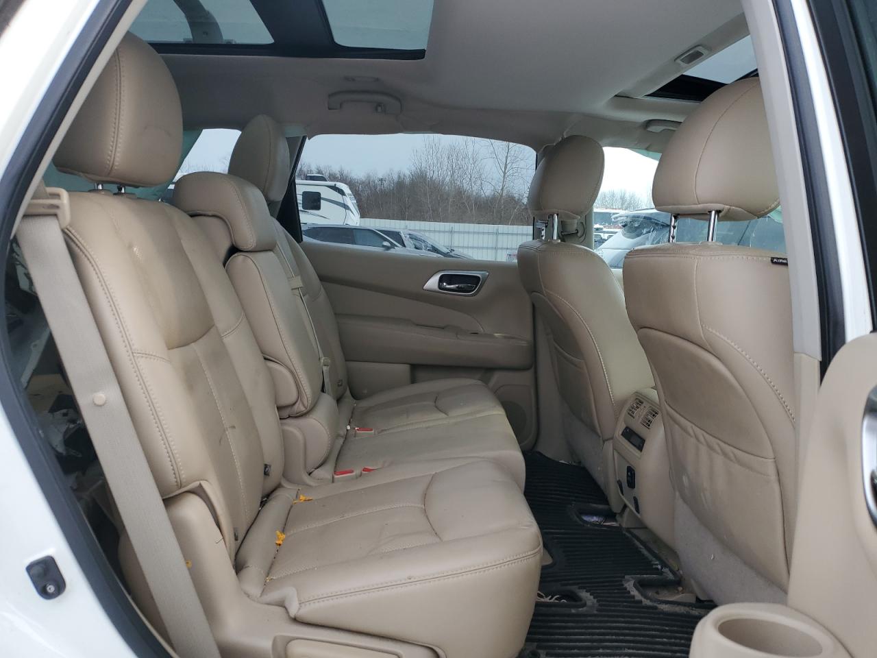 2015 Nissan Pathfinder - Image 11
