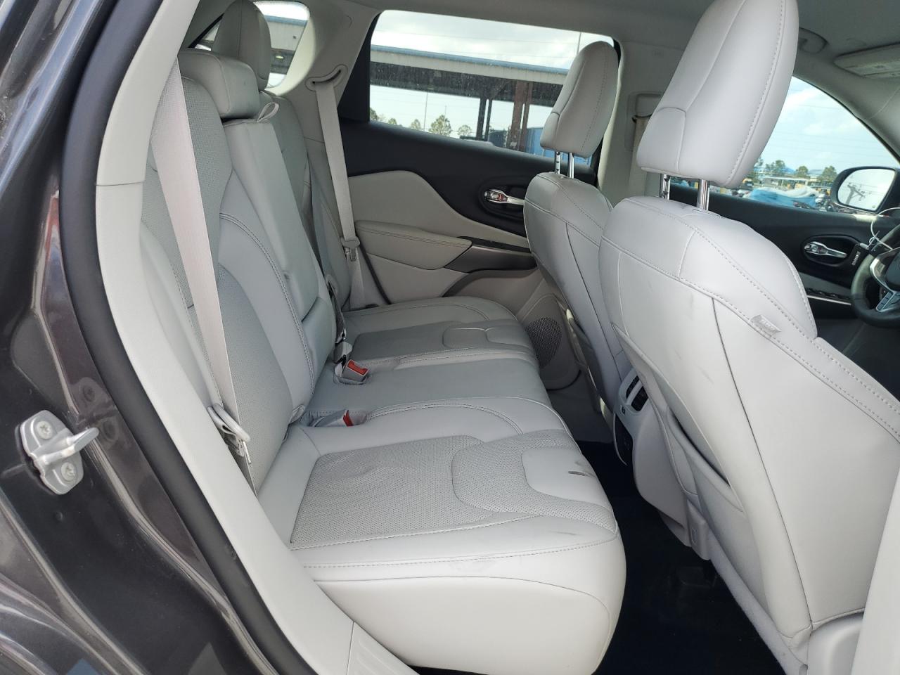 2021 Jeep Grand Cherokee - Image 11