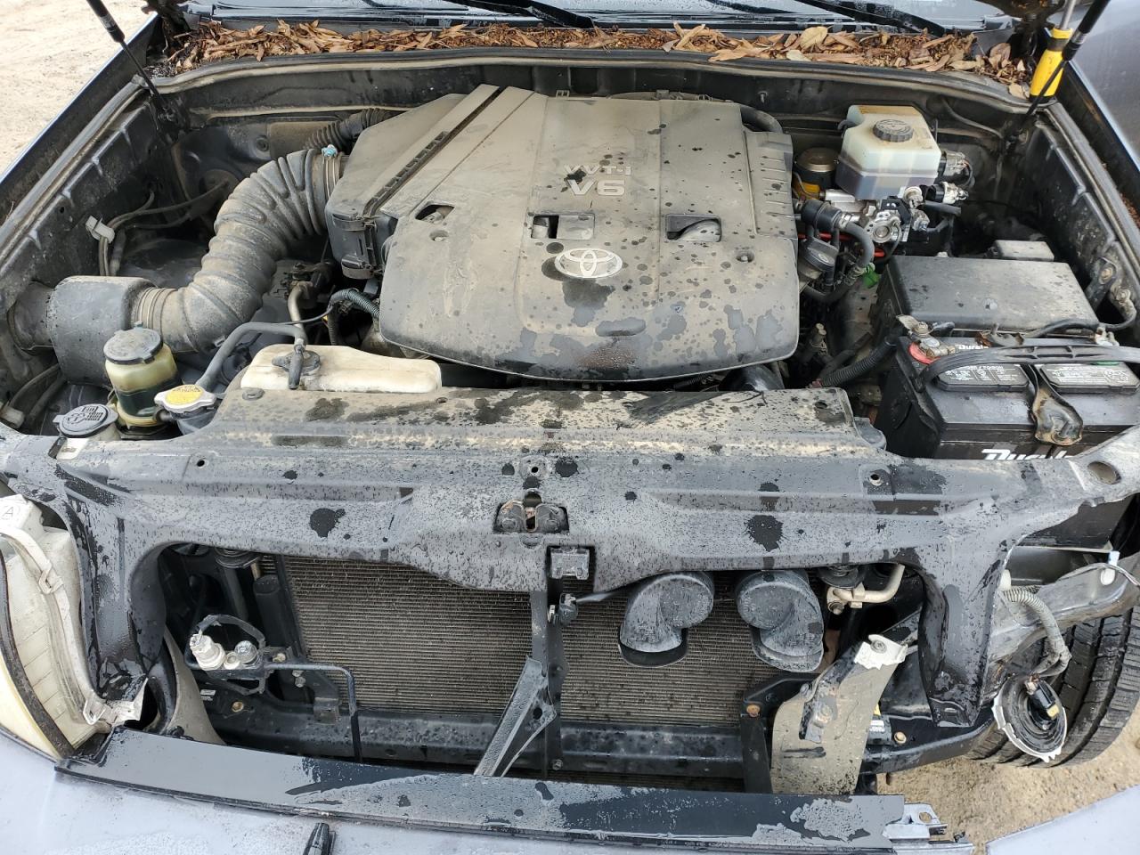 2004 Toyota 4Runner - Image 12