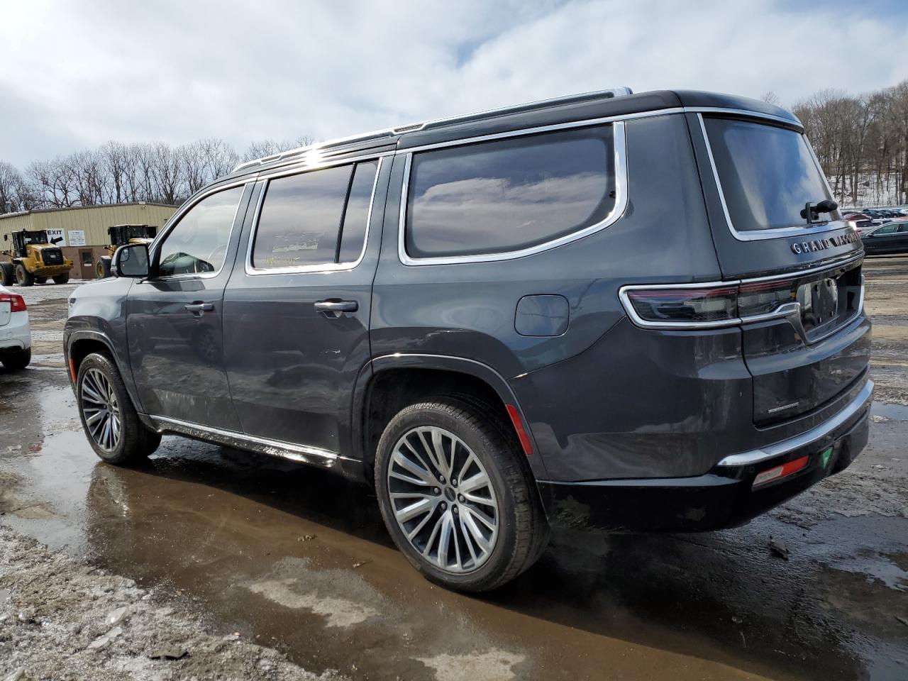 2022 Jeep Grand Wagoneer - Image 2