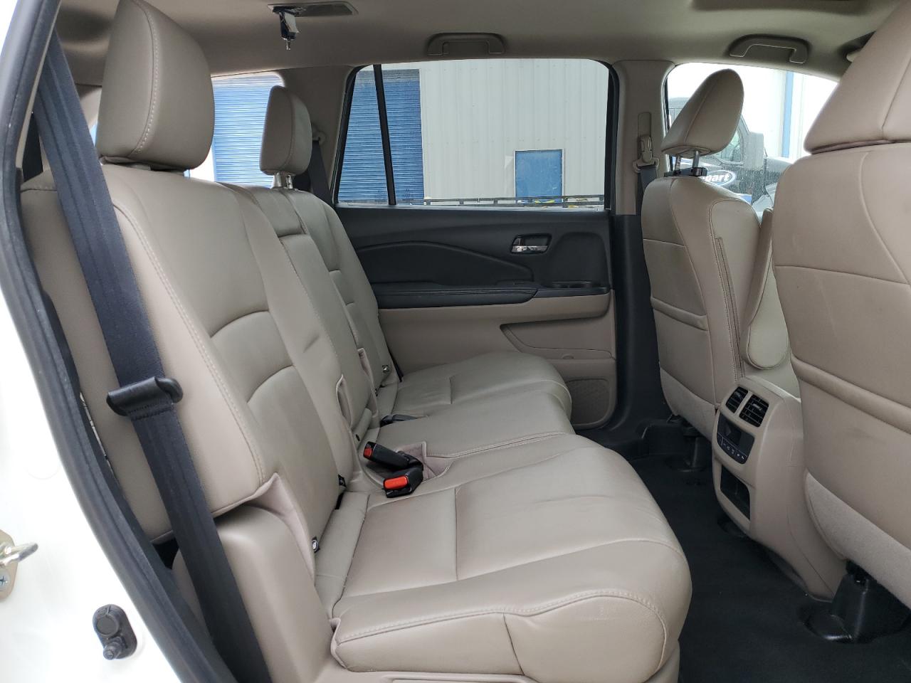 2017 Honda Pilot - Image 11