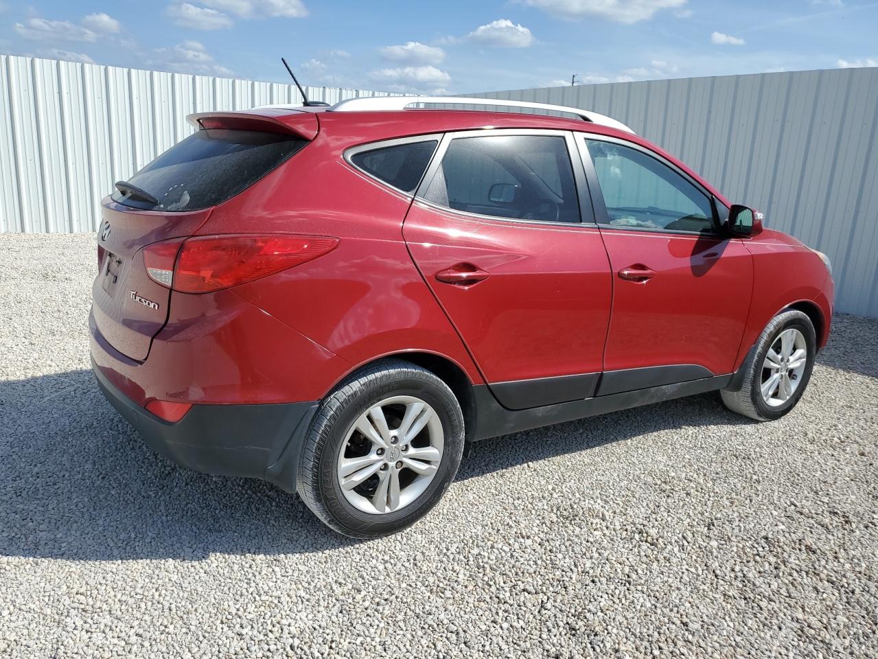 2012 Hyundai Tucson - Image 3