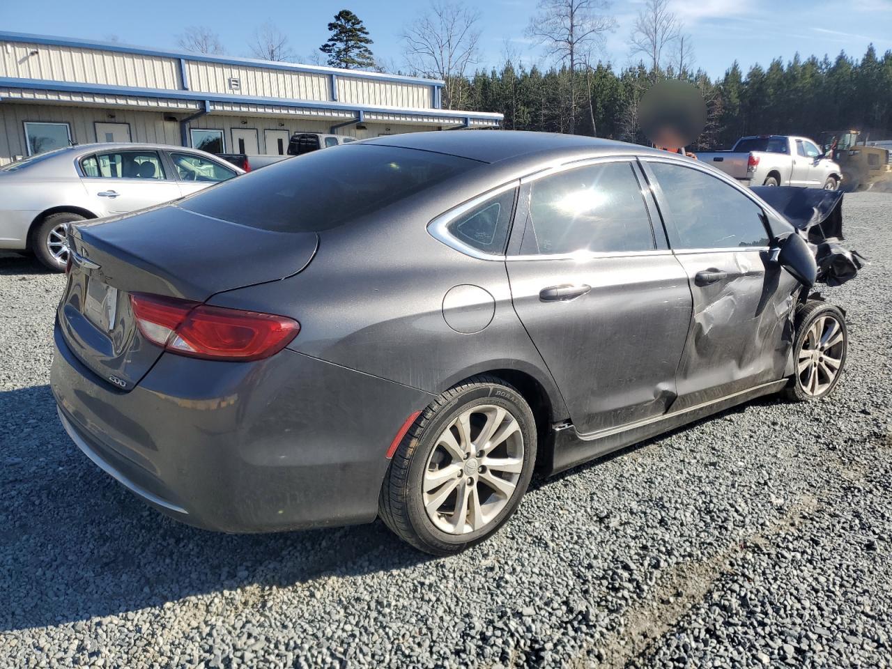 2015 Chrysler 200 - Image 3
