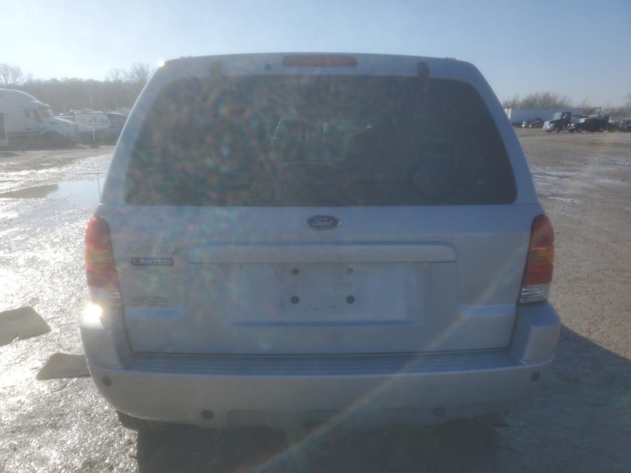 2004 Ford Escape - Image 6