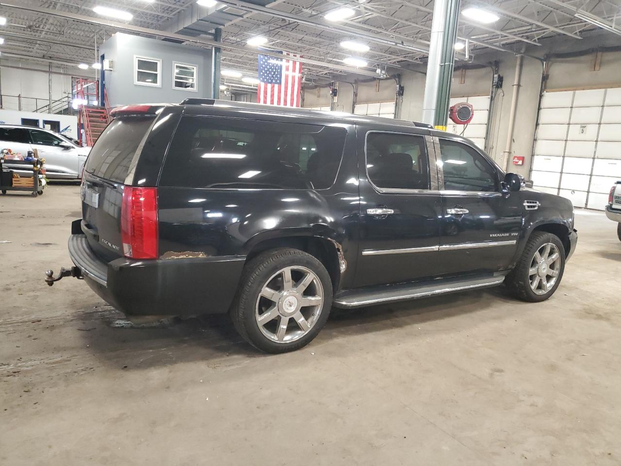 2010 Cadillac Escalade - Image 3