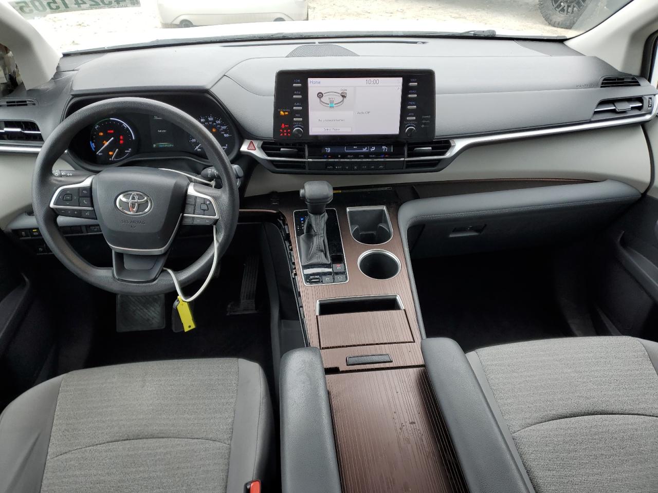 2021 Toyota Sienna - Image 8