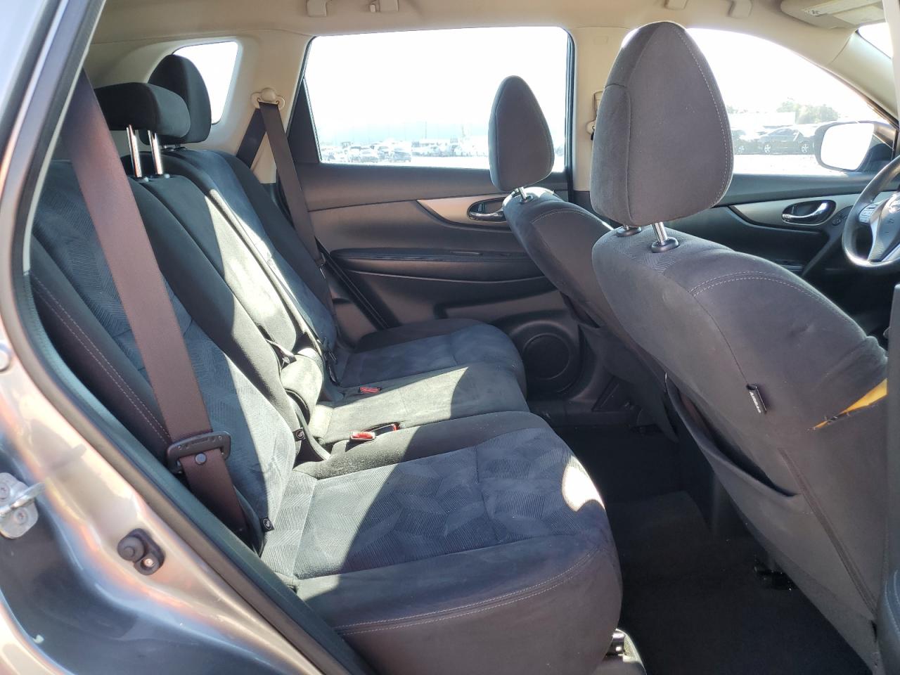 2015 Nissan Rogue - Image 11