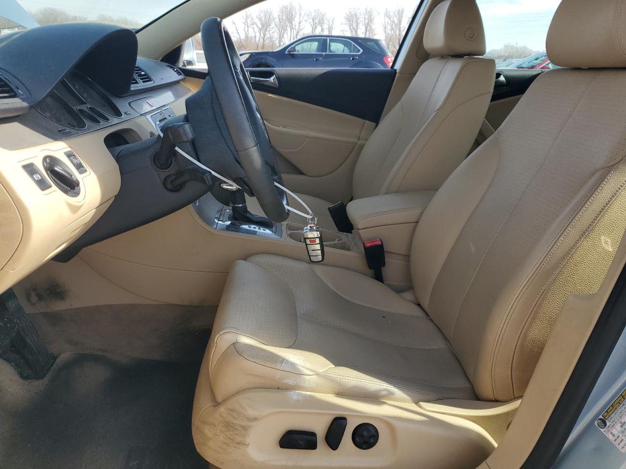 2008 Volkswagen Passat - Image 7