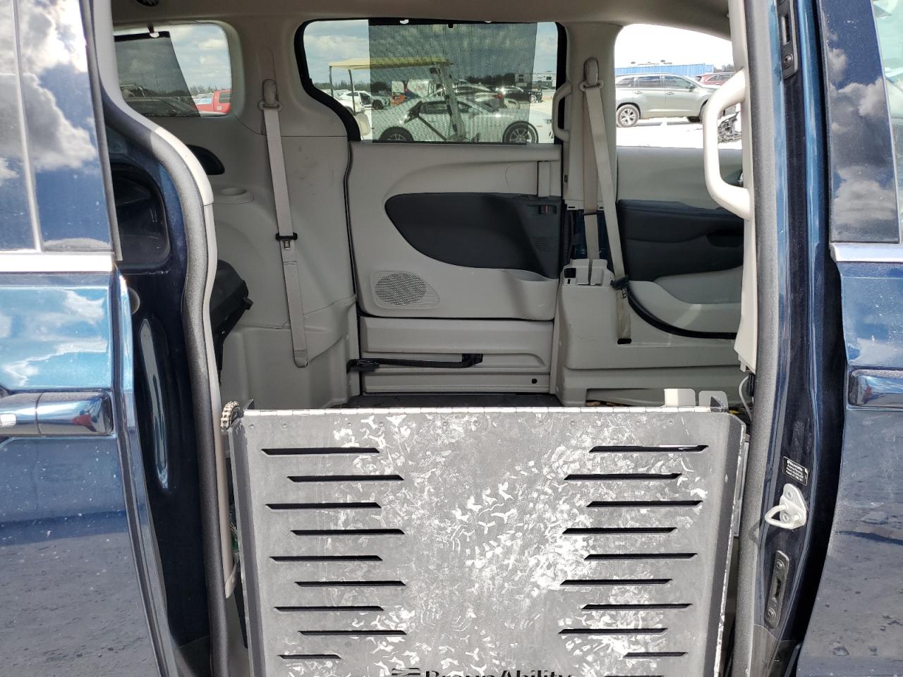 2021 Chrysler Pacifica - Image 11