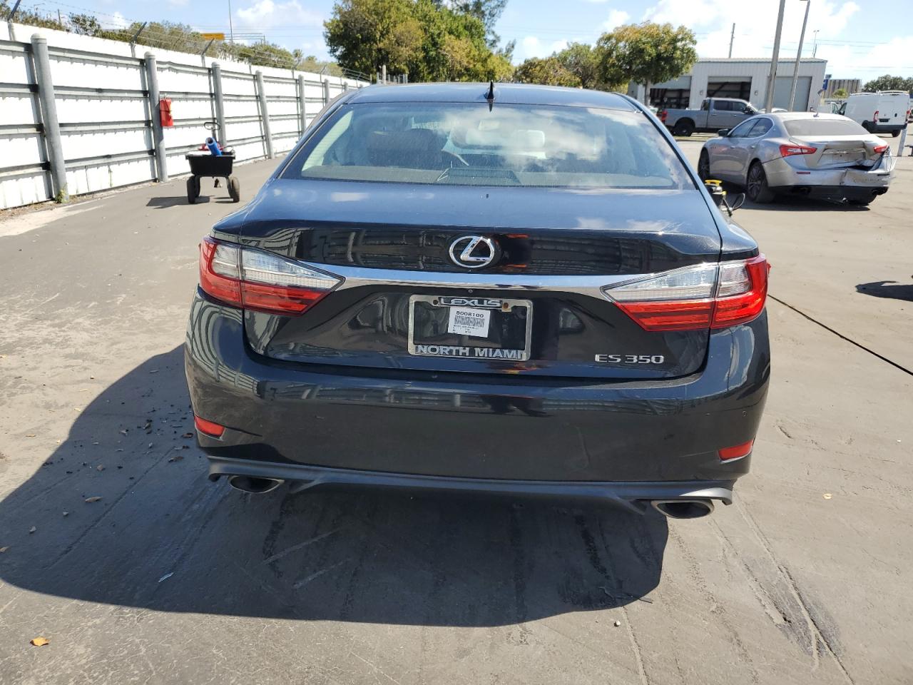 2018 Lexus ES - Image 6