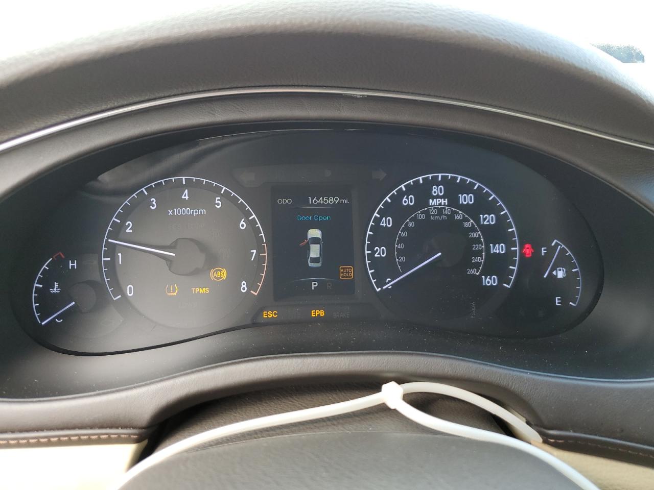 2013 Hyundai Genesis - Image 9