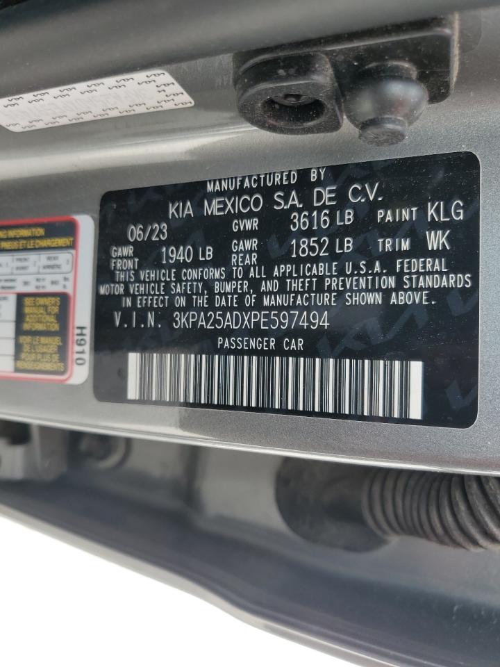 2023 Kia Rio - Image 12