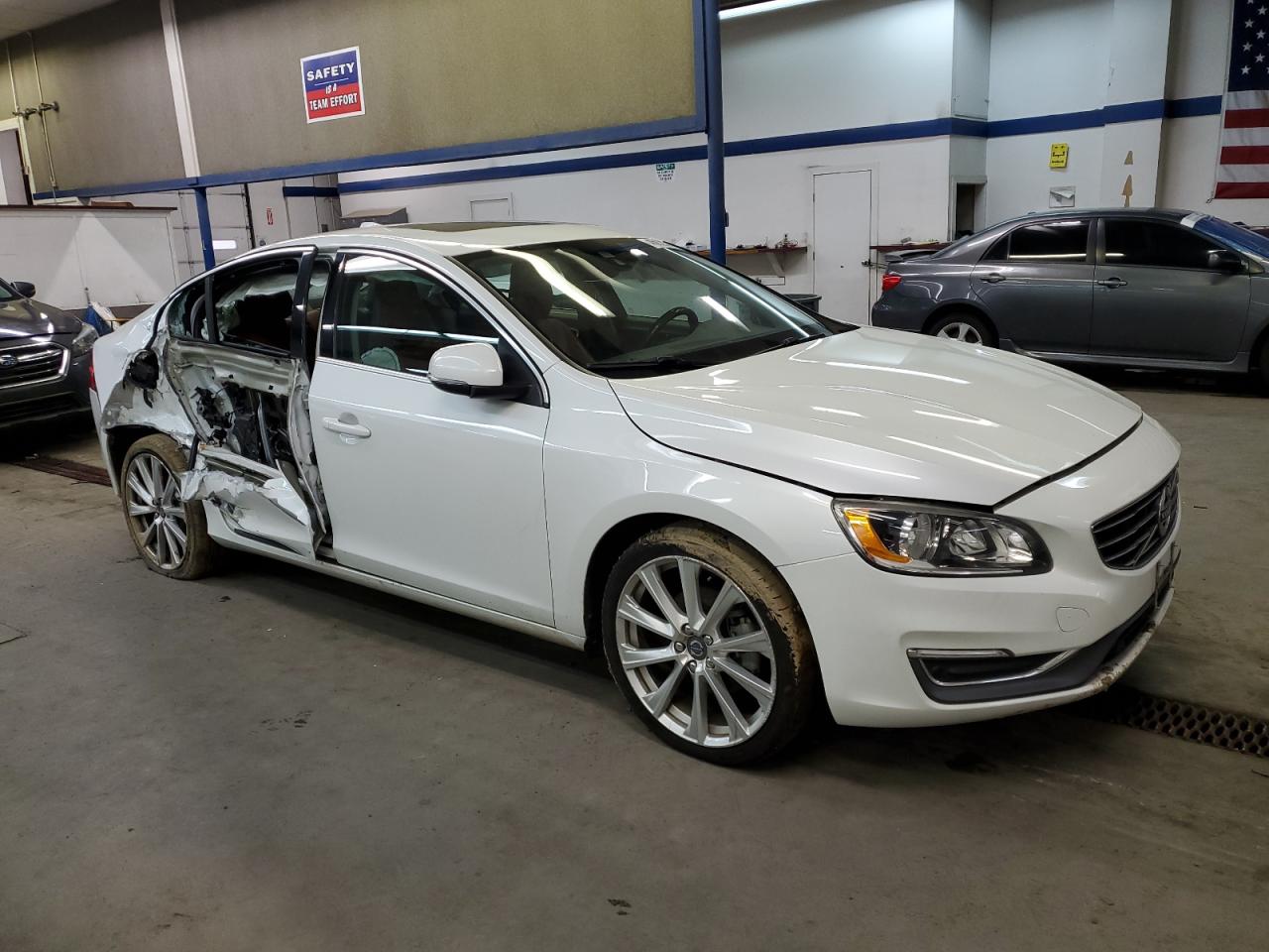 2018 Volvo S60 - Image 4