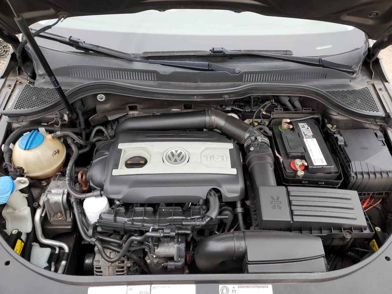 2013 Volkswagen Passat CC - Image 11