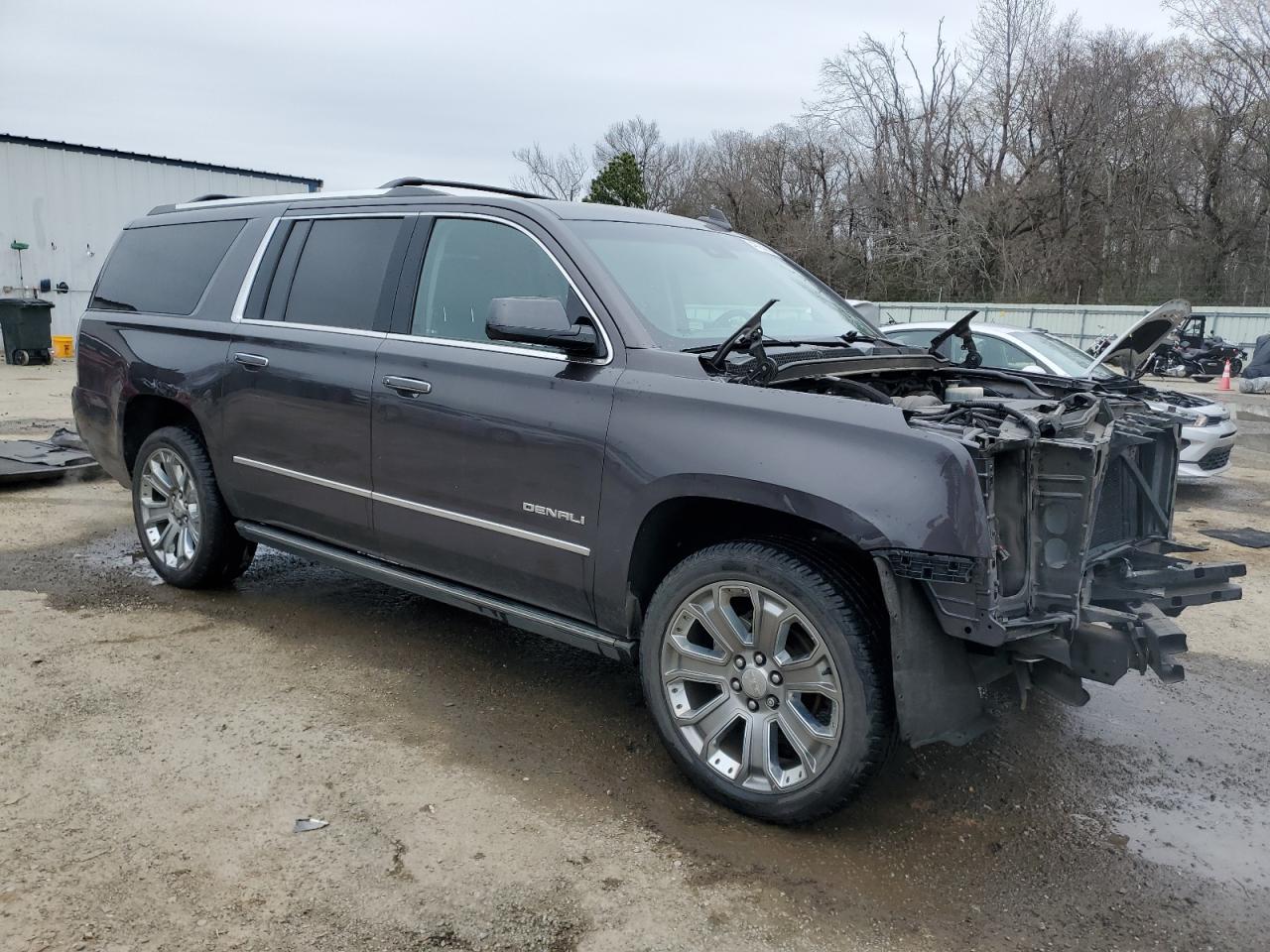 2016 GMC Yukon - Image 4