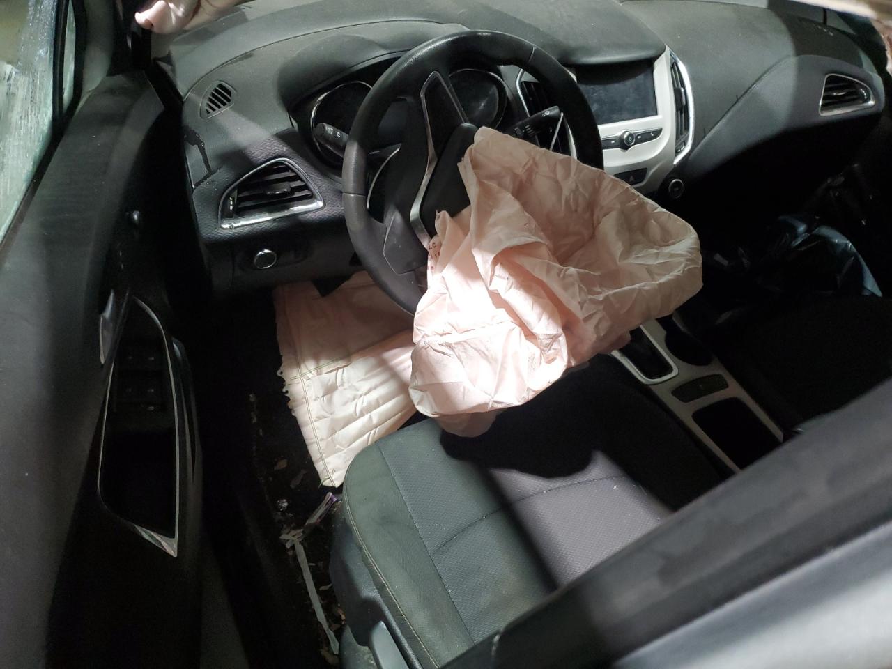 2018 Chevrolet Cruze - Image 8