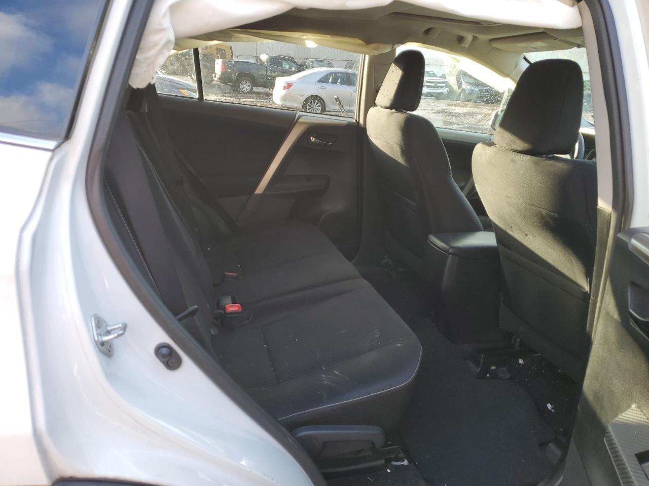 2014 Toyota RAV 4 - Image 11
