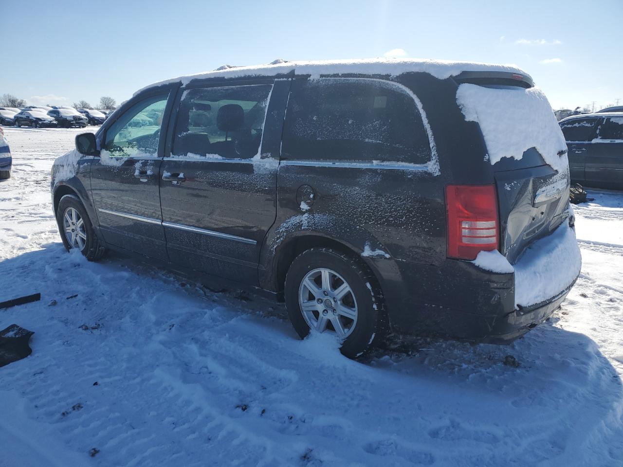 2010 Chrysler Town & Country - Image 2
