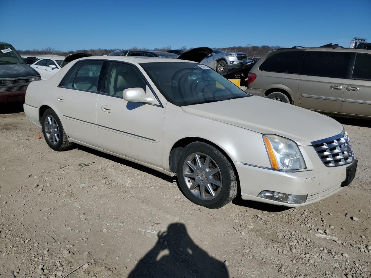 2010 Cadillac DTS - Image 4