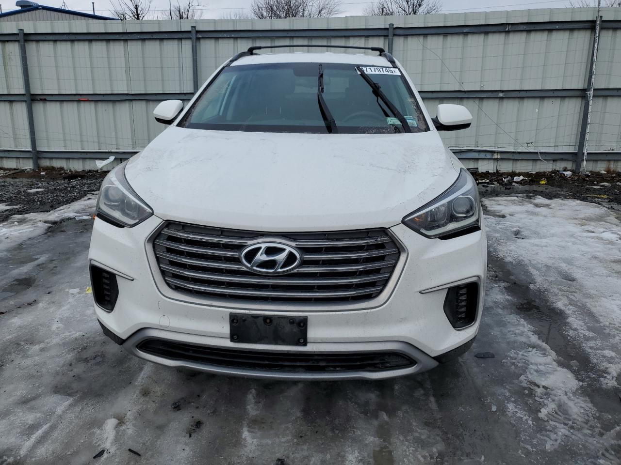 2017 Hyundai Santa Fe - Image 5