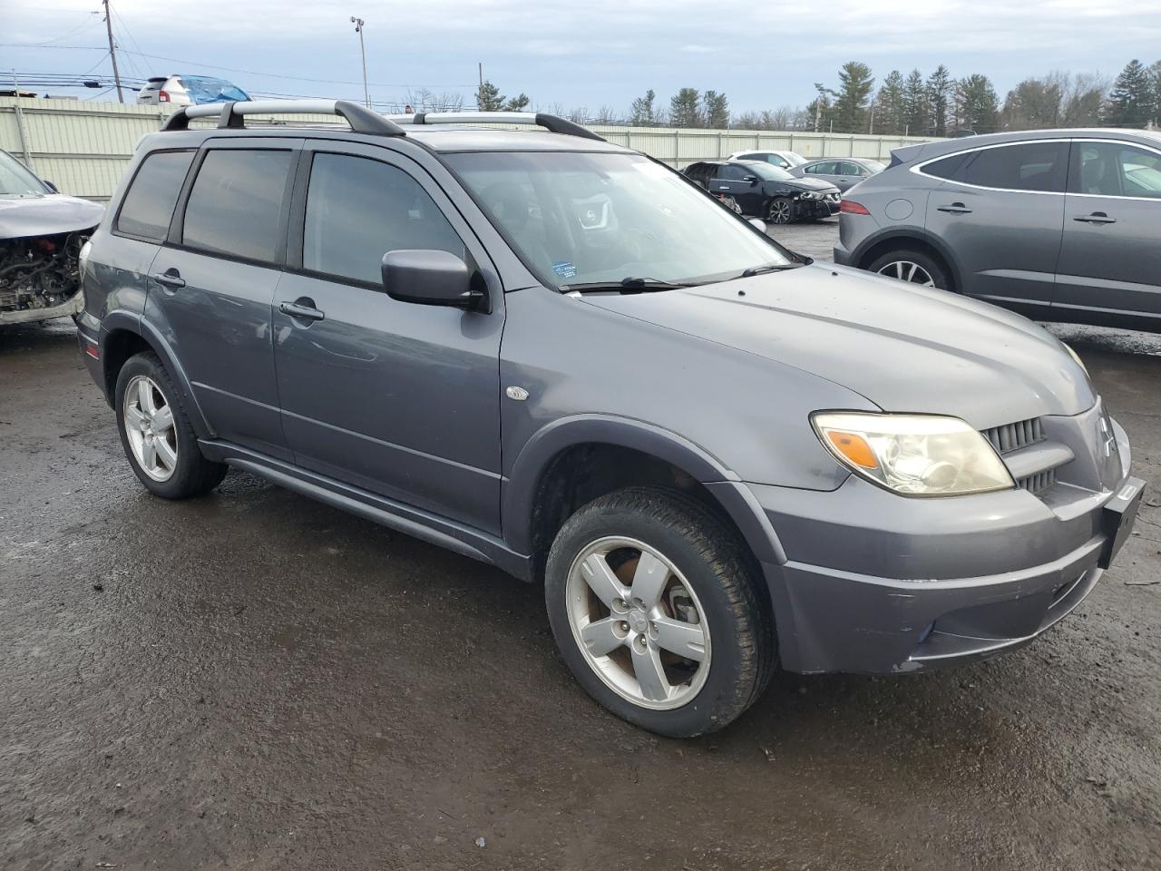 2005 Mitsubishi Outlander - Image 4