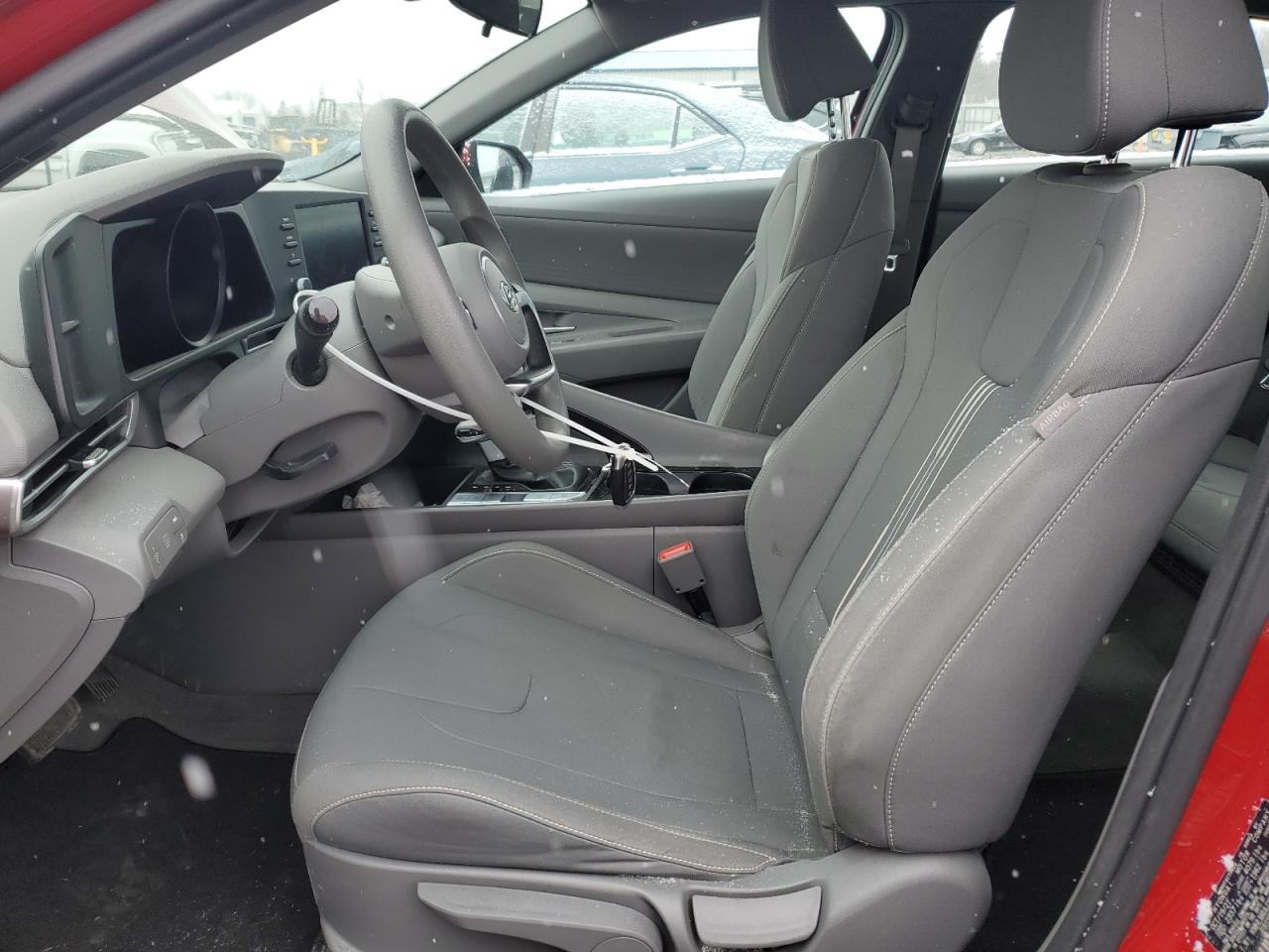 2022 Hyundai Elantra - Image 7