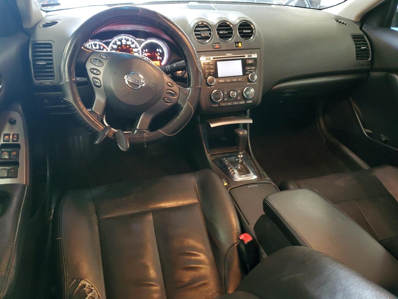 2010 Nissan Altima - Image 8