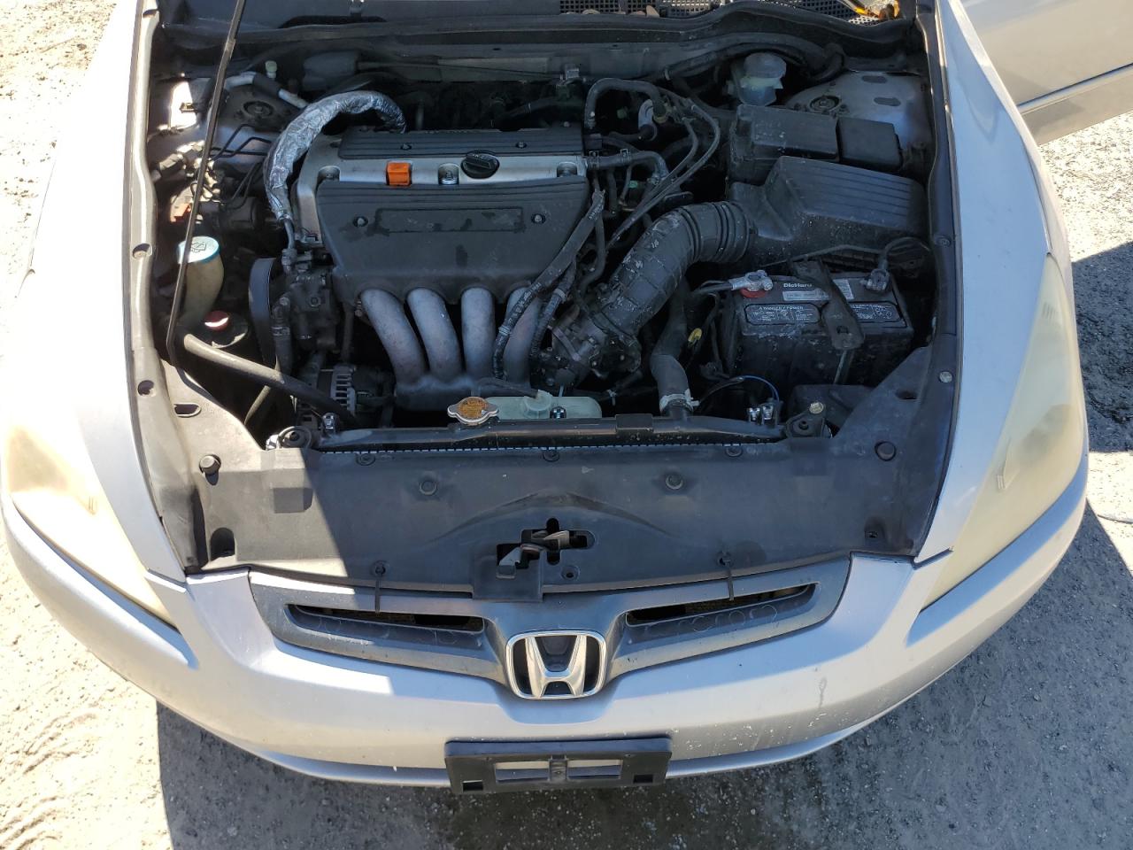 2004 Honda Accord - Image 11
