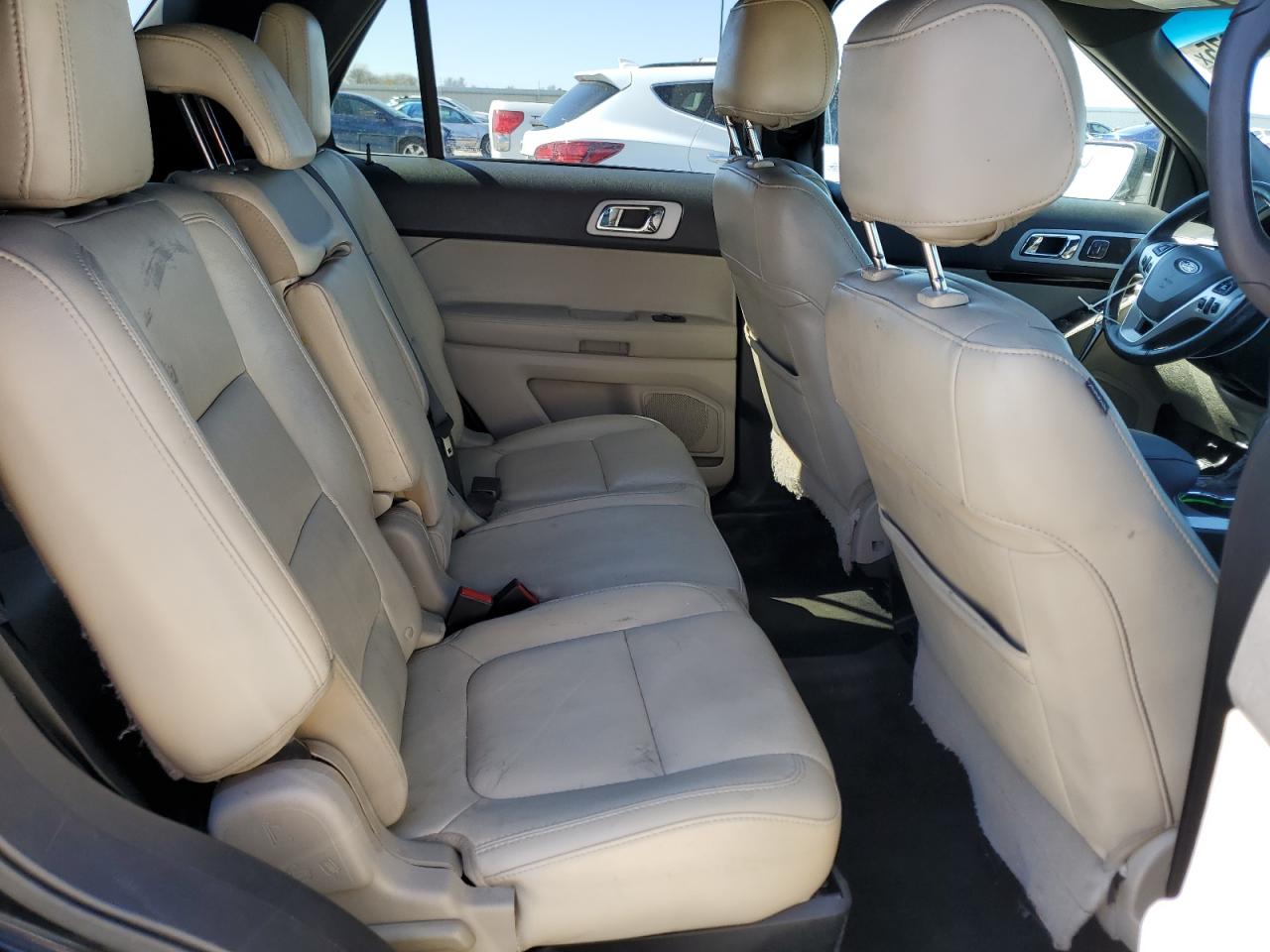 2015 Ford Explorer - Image 11
