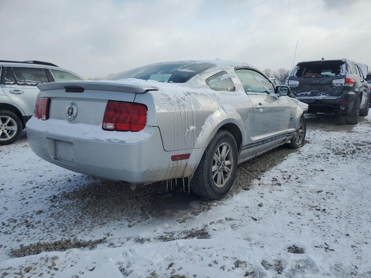 2009 Ford Mustang - Image 3