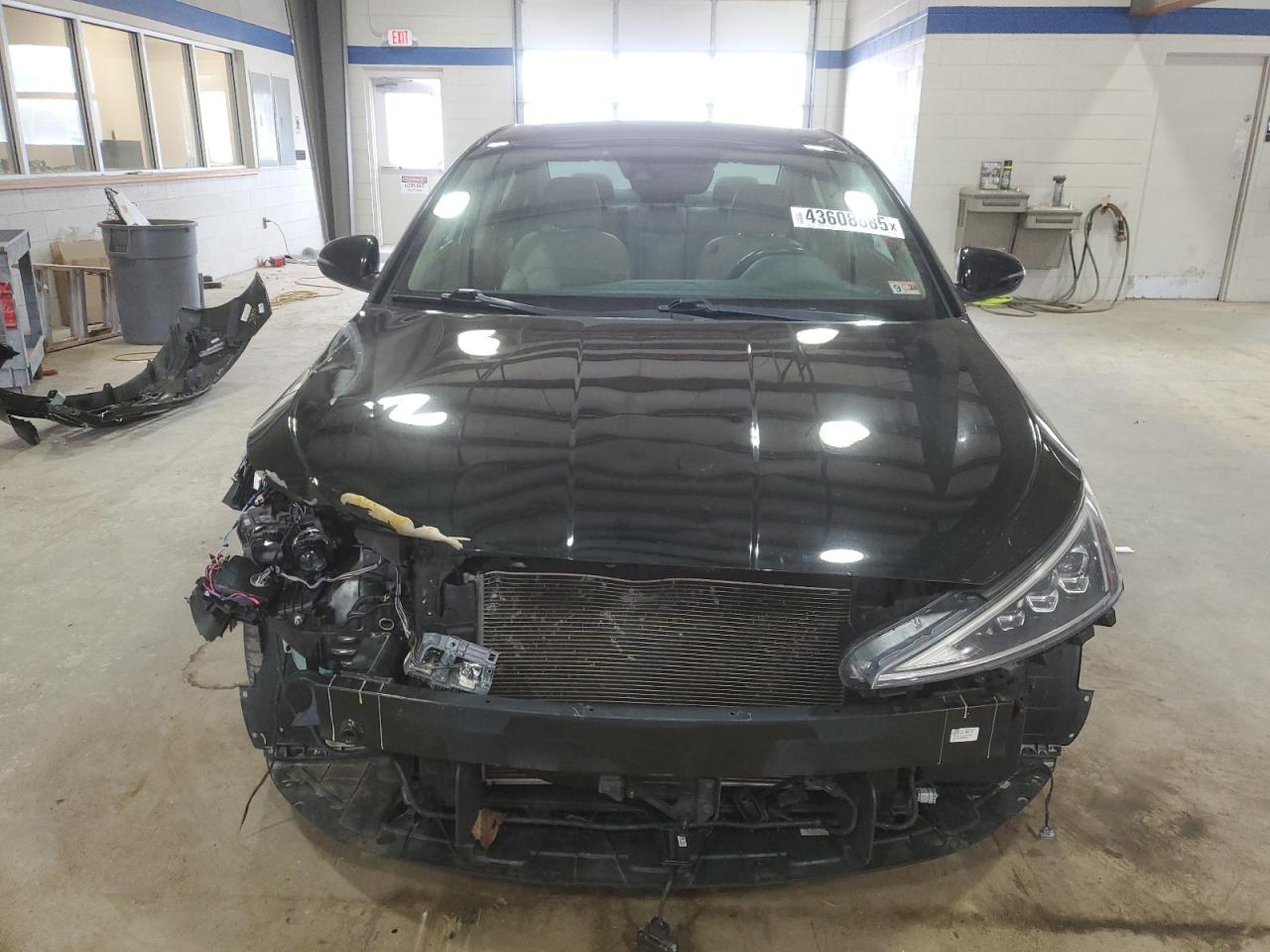 2019 Hyundai Elantra - Image 5