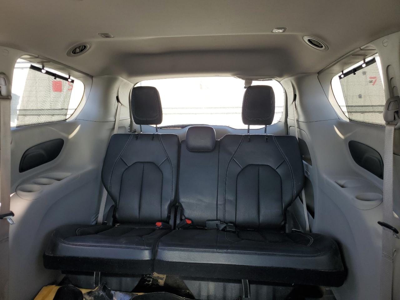 2022 Chrysler Pacifica - Image 10