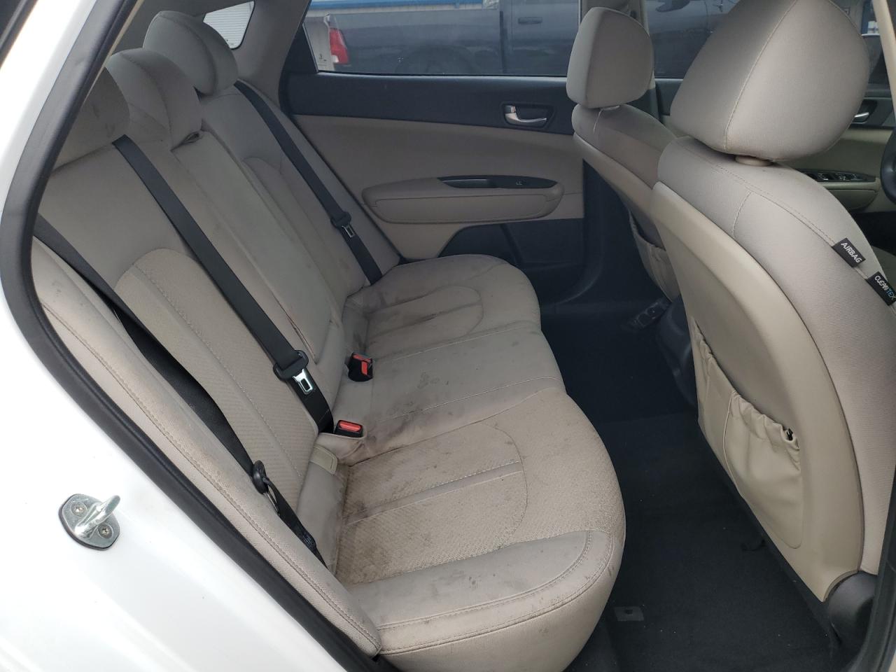 2017 Kia Optima - Image 10