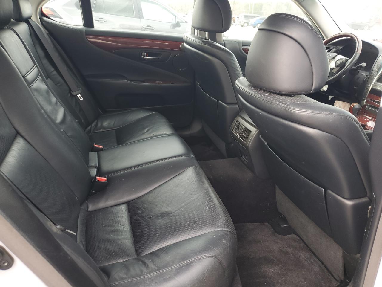 2008 Lexus LS - Image 10