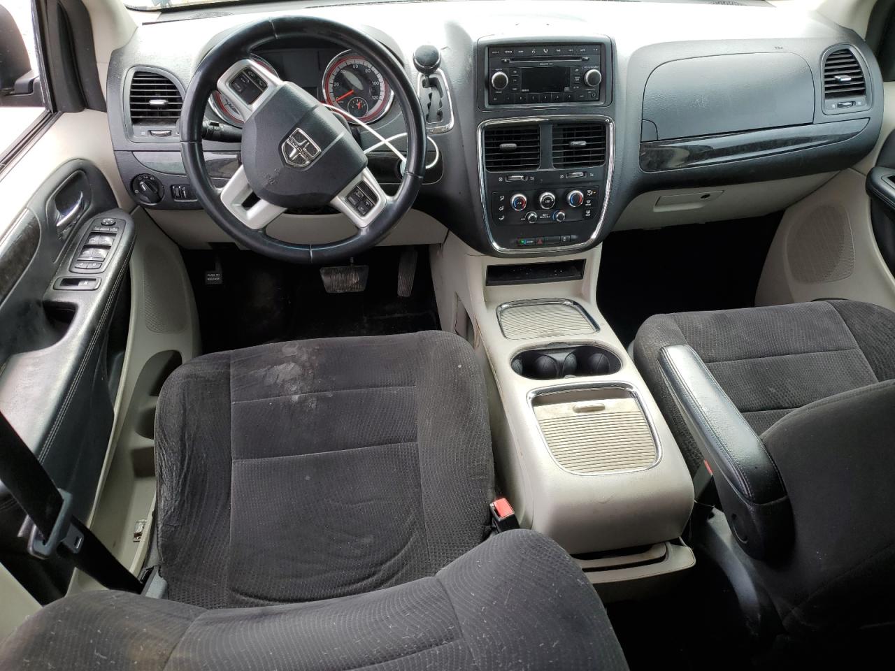 2013 Dodge Caravan - Image 8