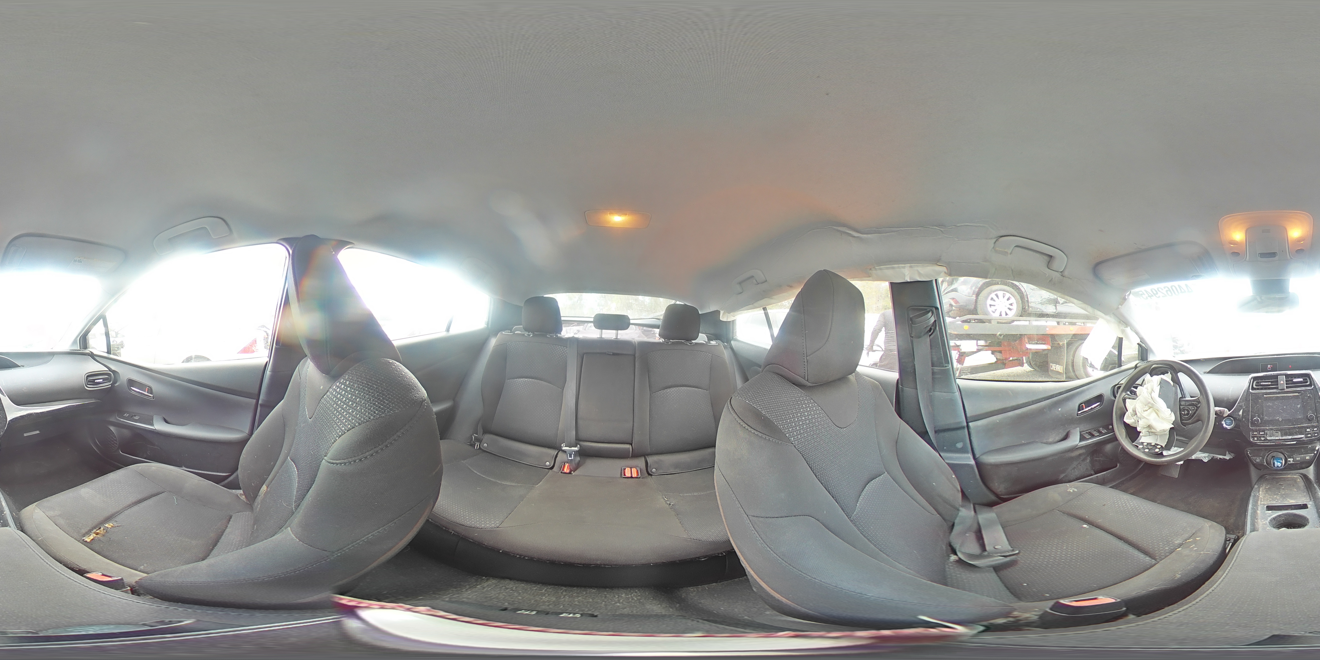 2019 Toyota Prius - Image 13