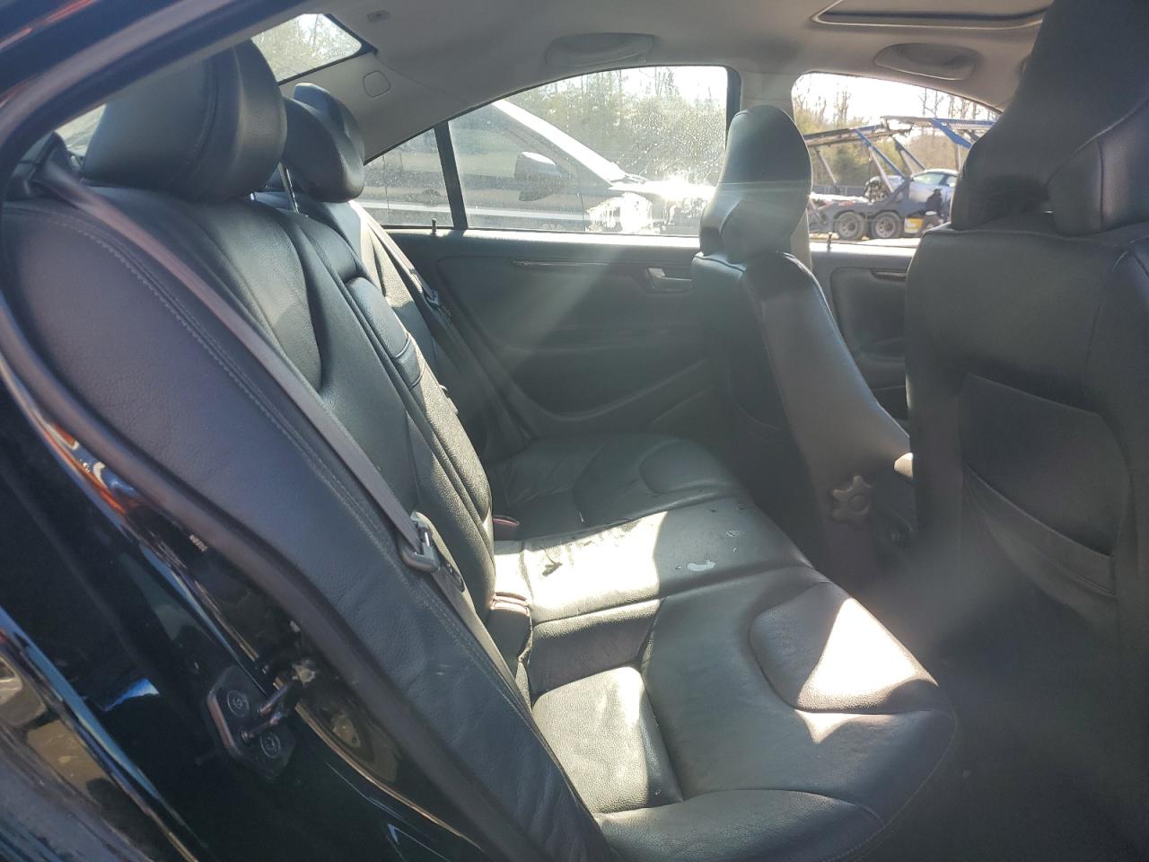 2004 Volvo S60 - Image 11