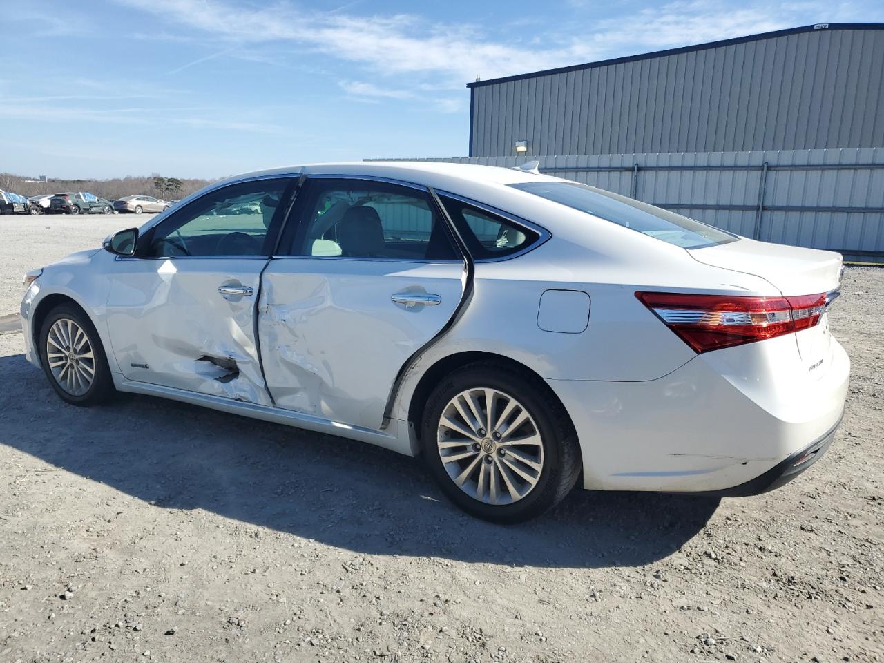 2015 Toyota Avalon - Image 2