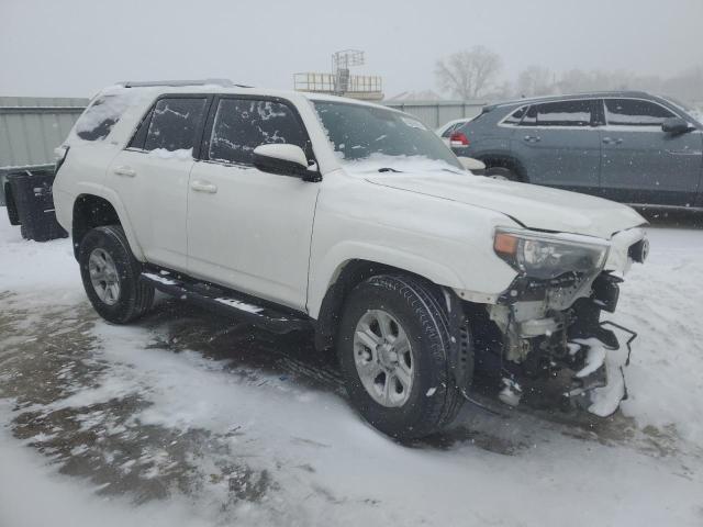 Паркетники TOYOTA 4RUNNER 2016 Білий