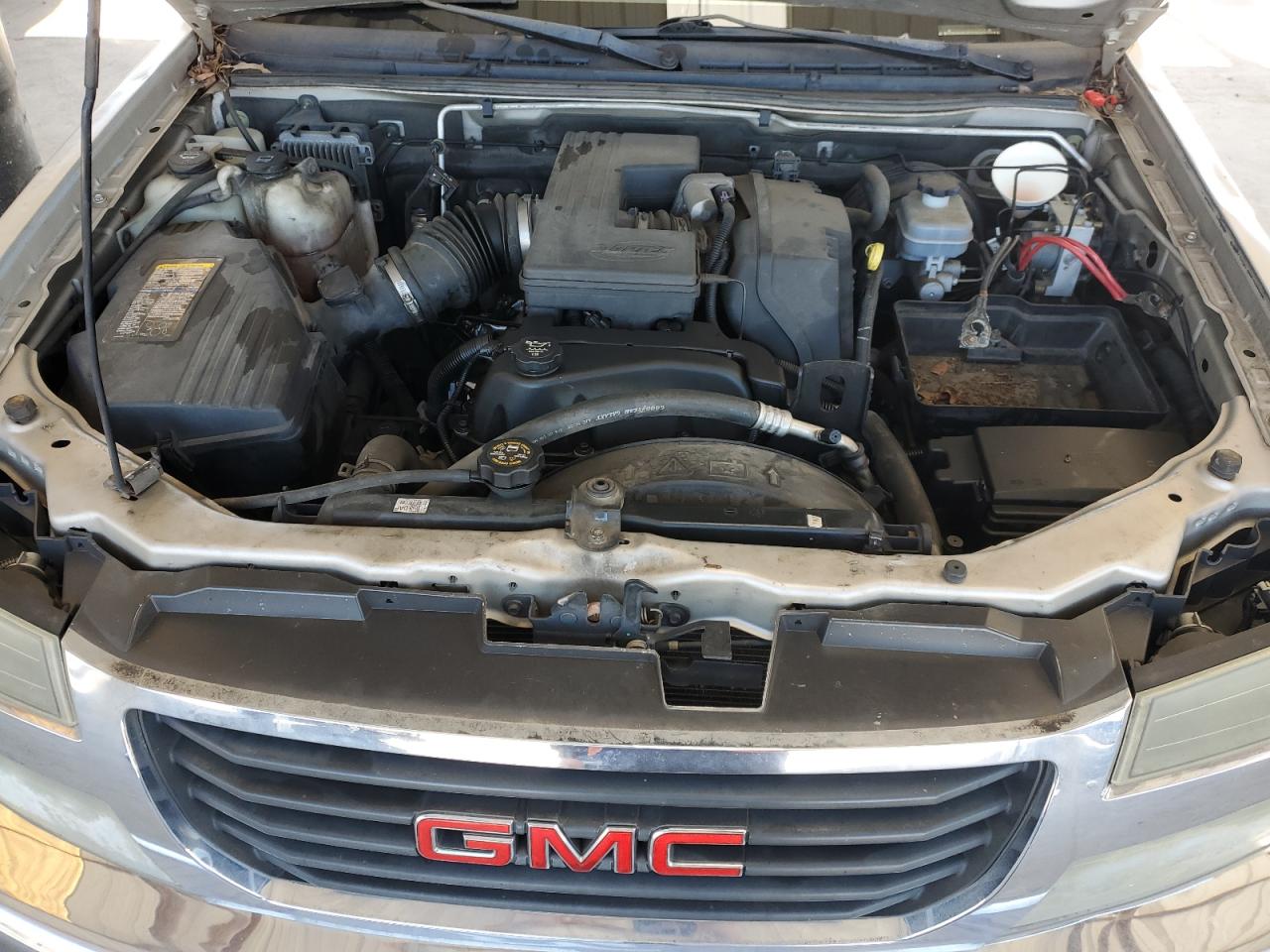 2004 GMC Canyon - Image 11