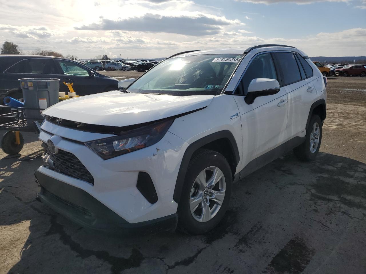 2020 Toyota RAV 4 - Image 1
